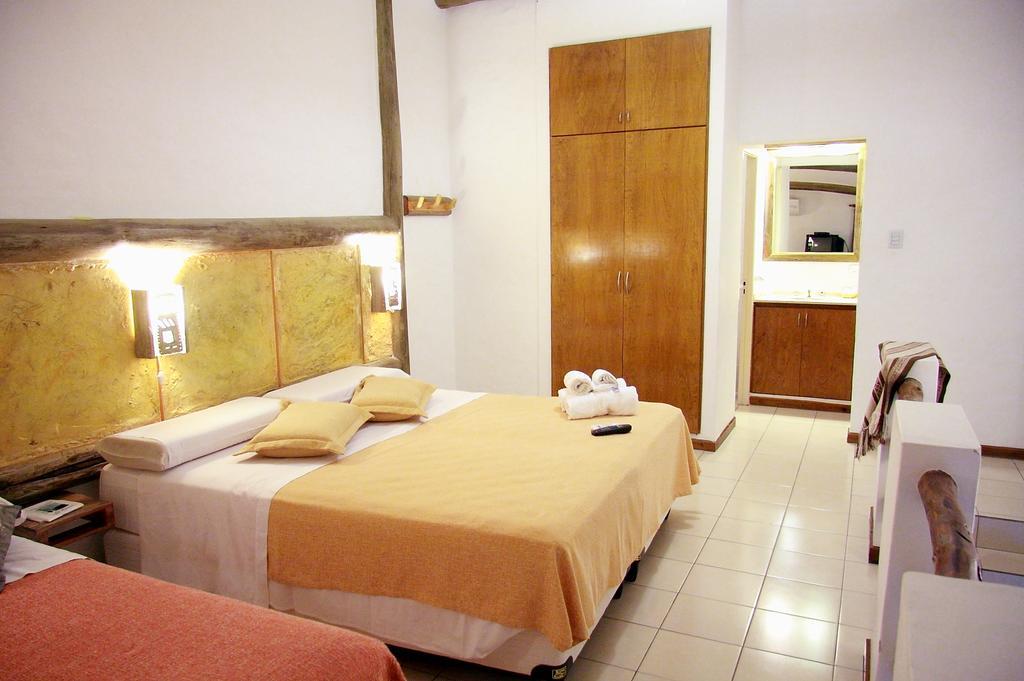 Los Brunos Apart Reconquista Room photo